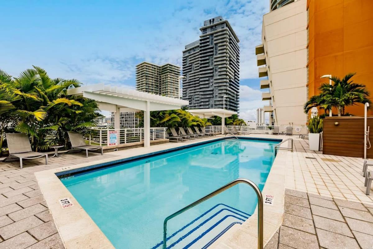 Palm Place Heart Of Miami With Parking Pool And Gym Exterior photo